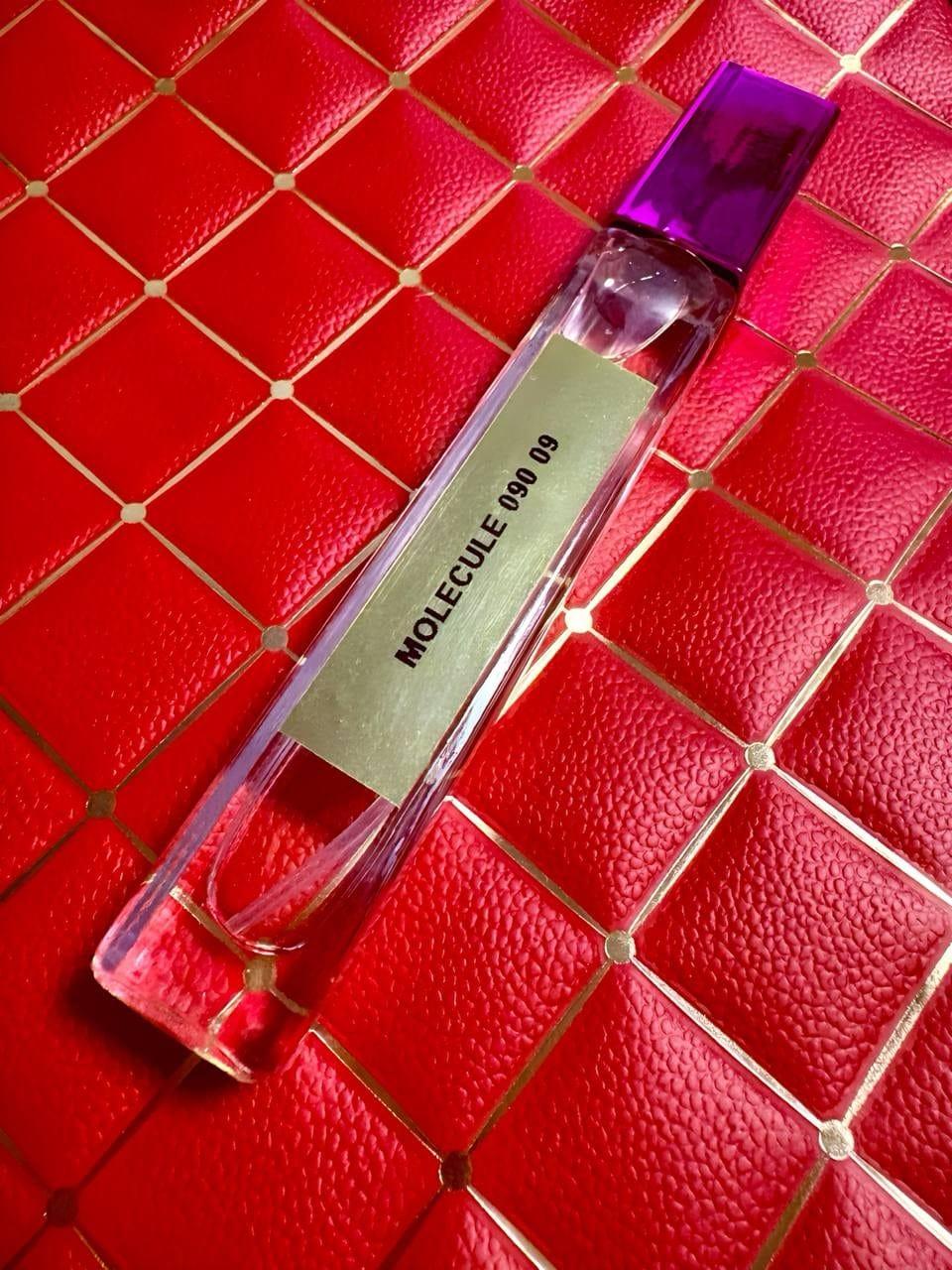 По мотивам Zarkoperfume Pink Molecule 090.09